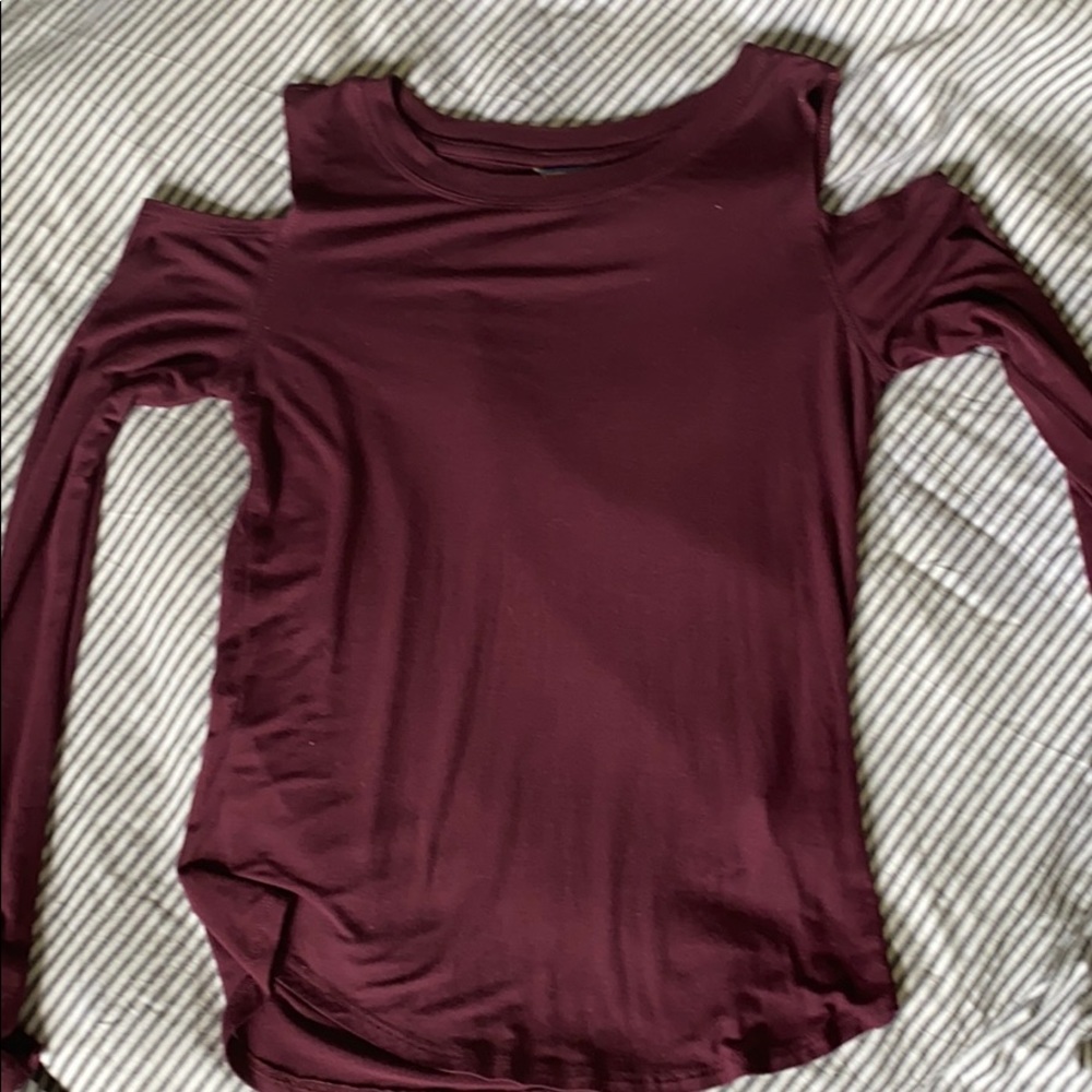 Cotton XS cold shoulder top